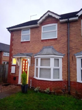 Welcome to Coventry (quiet flat for professionals)